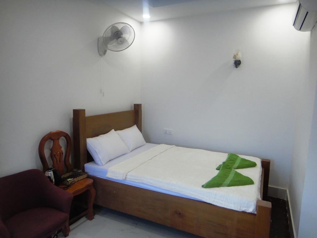 Marany Pensión Kampot Habitación foto