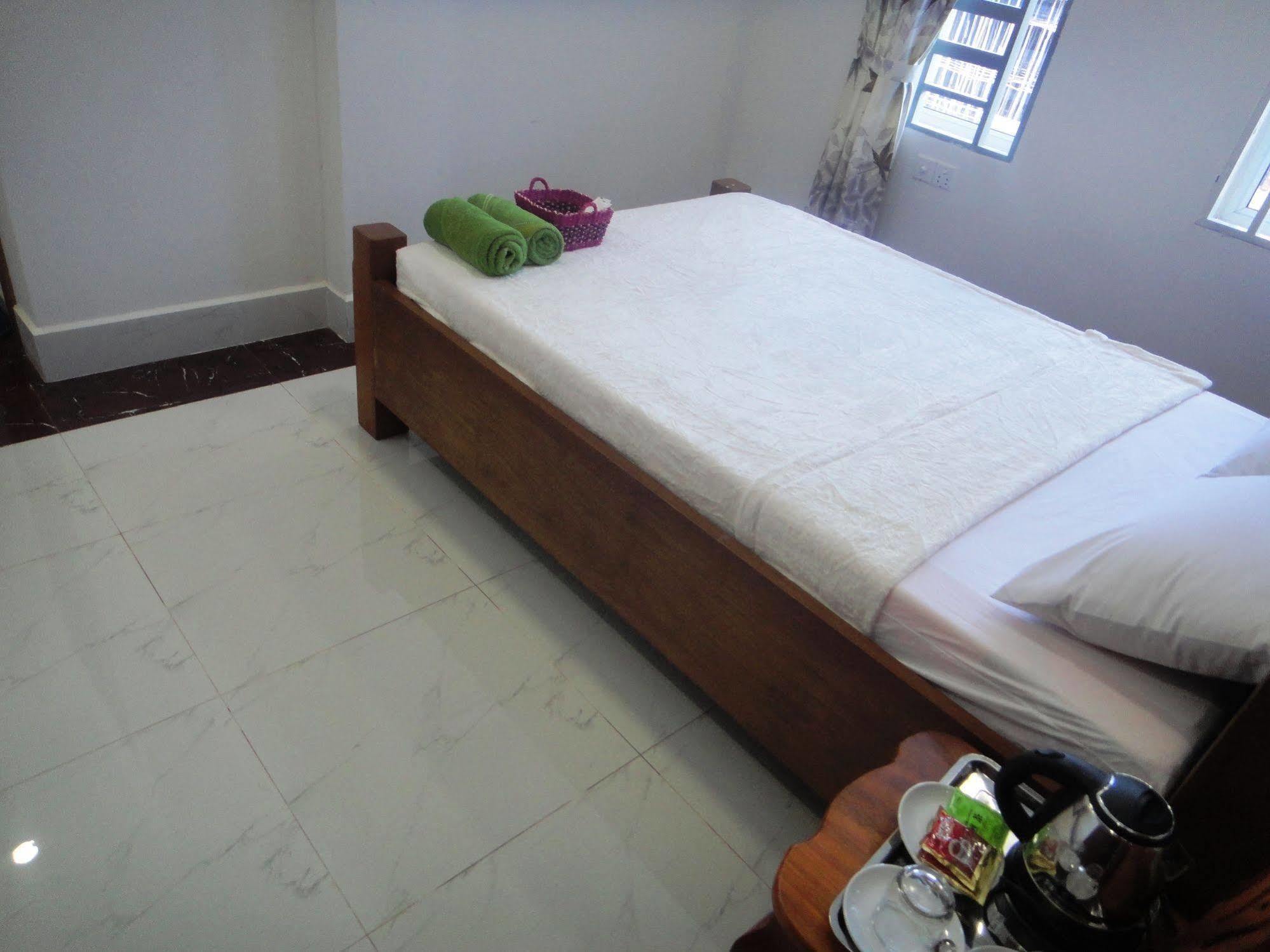 Marany Pensión Kampot Exterior foto
